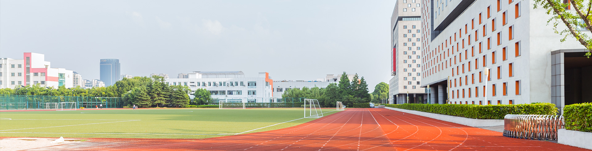 學(xué)校醫(yī)院